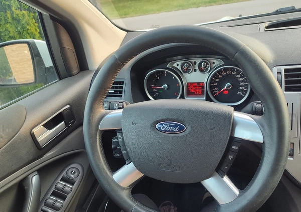 Ford Kuga cena 35999 przebieg: 207000, rok produkcji 2011 z Poniatowa małe 67